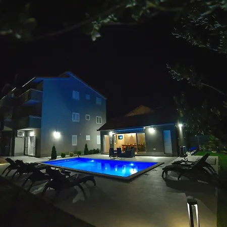 Magnolia By * سبليت