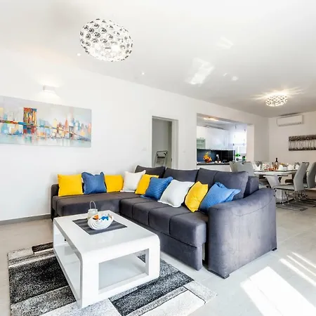 Apartman Magnolia By *